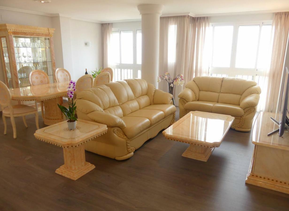 Duplex La Carihuela 1ª Linea De Playa Apartamento Costa Del Sol ตอร์เรโมลิโนส ภายนอก รูปภาพ